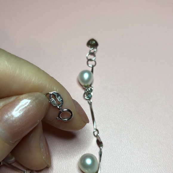 Sterling silver & Freshwater Pearl Dangling Bracelet - Picture 4 of 4